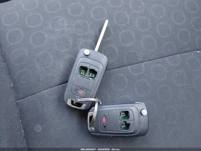 3GNCJKSB7HL270546 Chevrolet TRAX LS