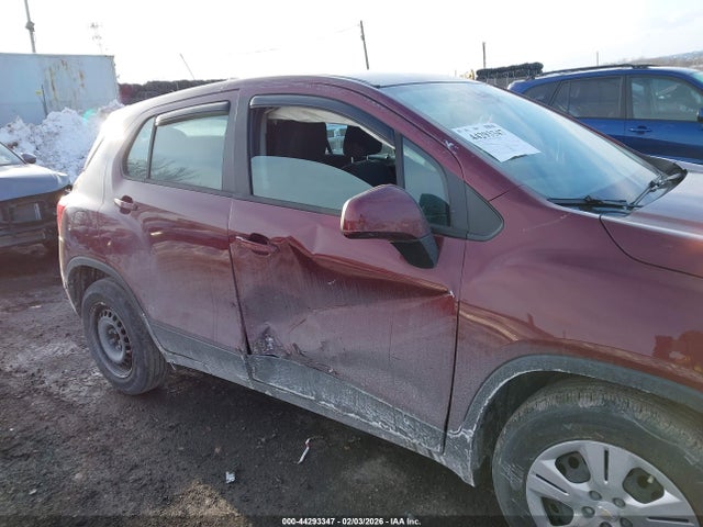 3GNCJKSB7HL270546 Chevrolet TRAX LS