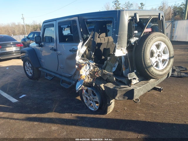 2018 JEEP WRANGLER JK UNLIMITED 1C4BJWDG9JL838995 Photo 2
