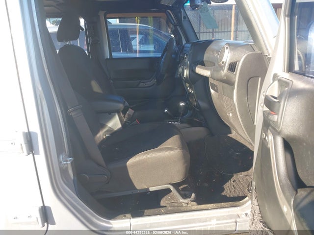 2018 JEEP WRANGLER JK UNLIMITED 1C4BJWDG9JL838995 Photo 4