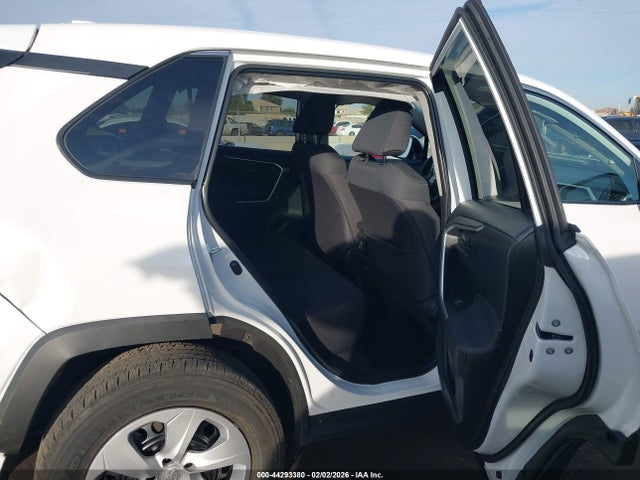 2T3K1RFVXSW432171 Toyota RAV4 LE