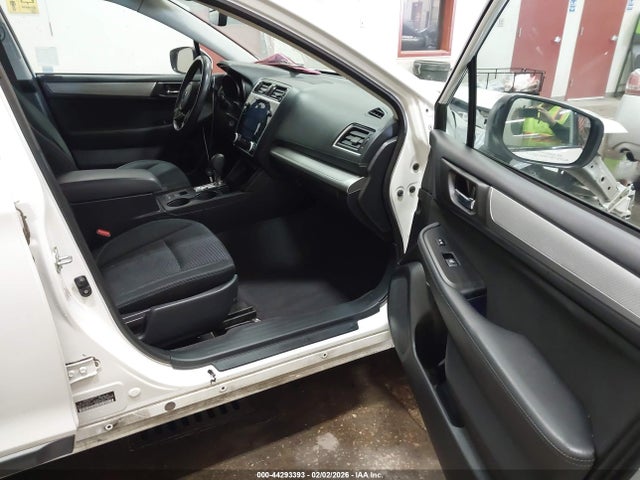 Subaru Outback 2.5i Premium 2018 4S4BSAFC8J3378332 Image 5