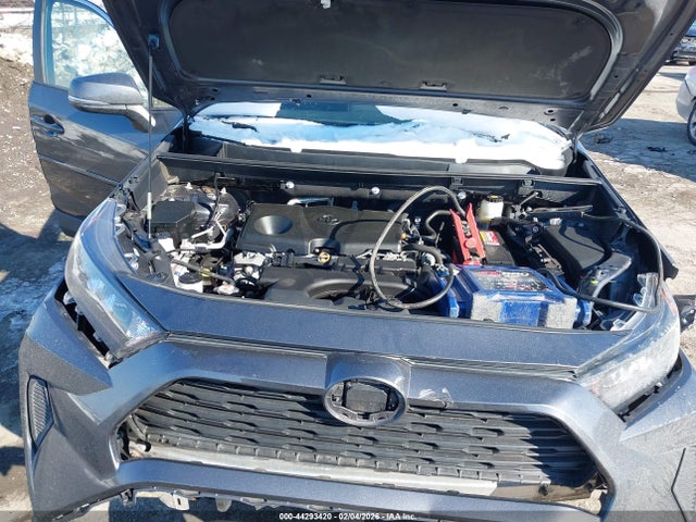 2T3G1RFV2LW102807 Toyota RAV4 LE