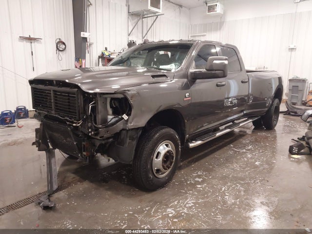 44293483 :رقم المزاد ، 3C63RRGL6PG501608 vin ، 2023 Ram 3500 Tradesman  4x4 8' Box مزاد بيع