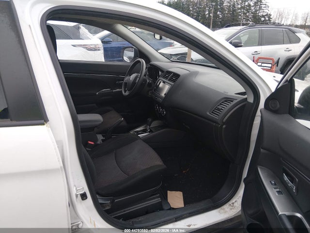 2018 MITSUBISHI OUTLANDER SPORT JA4AP3AU9JZ014425 Photo 4