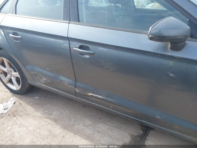 2015 AUDI A3 WAUACGFFXF1021289 Photo 5