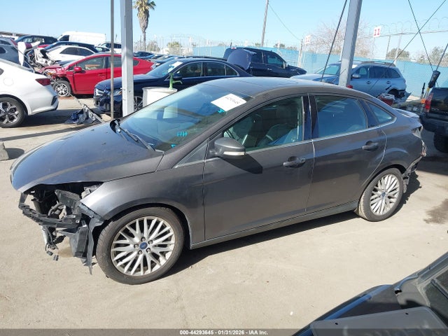 1FADP3J24EL138750 Ford Focus Titanium