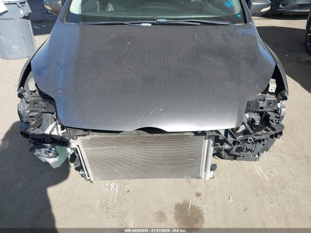 1FADP3J24EL138750 Ford Focus Titanium