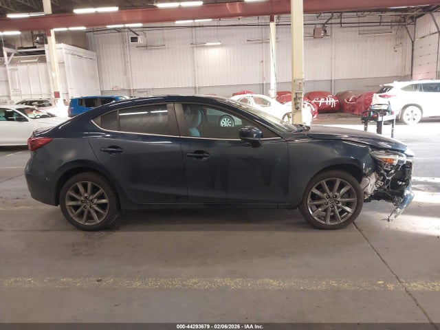 3MZBN1W38JM196945 Mazda Mazda3 Grand Touring