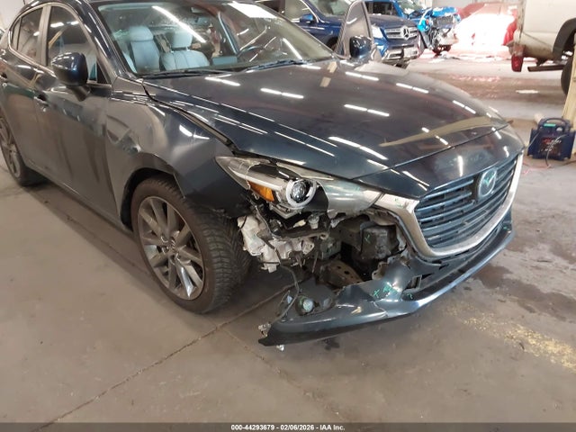 3MZBN1W38JM196945 Mazda Mazda3 Grand Touring