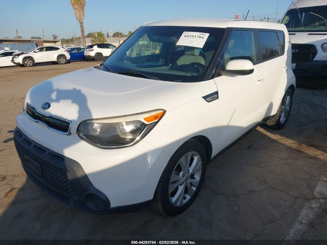 KIA SOUL + 2015 KNDJP3A58F7170330 Image 2
