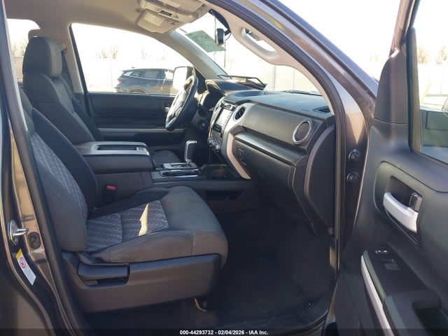 5TFRM5F15JX131443 Toyota Tundra Sr5 4.6l V8