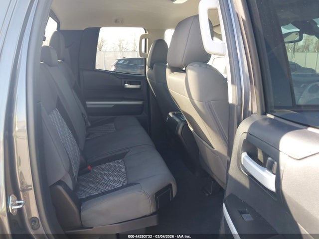 5TFRM5F15JX131443 Toyota Tundra Sr5 4.6l V8