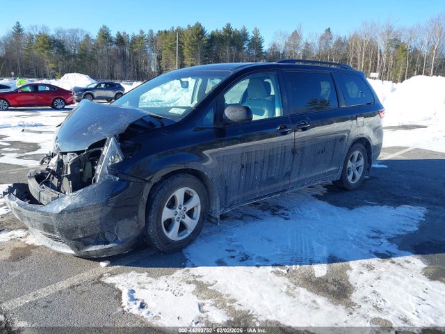 44293752 :رقم المزاد ، 5TDKZ3DC3HS796725 vin ، 2017 Toyota Sienna Le 8 Passenger مزاد بيع