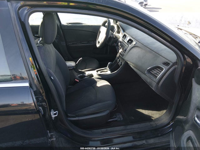 44293759 :رقم المزاد ، 1C3CCBBB7DN503651 vin ، 2013 Chrysler 200 Touring مزاد بيع