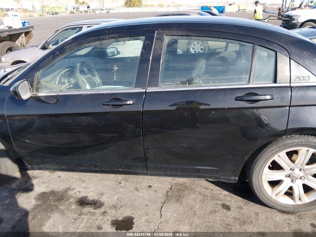 44293759 :رقم المزاد ، 1C3CCBBB7DN503651 vin ، 2013 Chrysler 200 Touring مزاد بيع