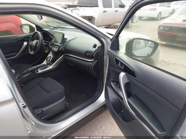 2022 MITSUBISHI ECLIPSE CROSS JA4ATVAA8NZ058368 Photo 4