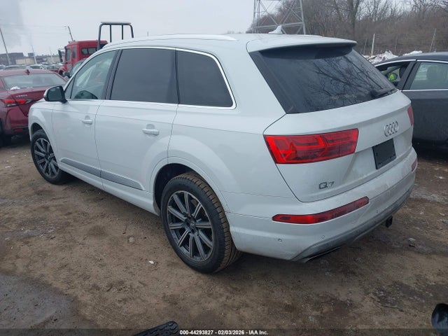 2019 AUDI Q7 WA1LAAF72KD020759 Photo 2