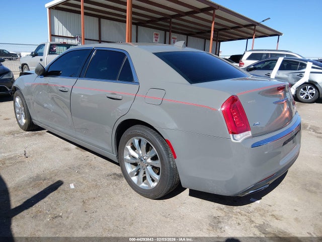 2019 CHRYSLER 300 2C3CCARG2KH531116 Photo 2