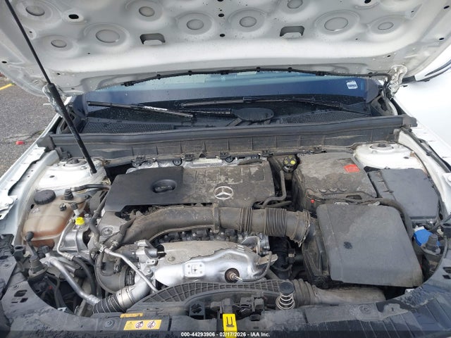 W1N4M4GBXLW041010 Mercedes-Benz GLB 250