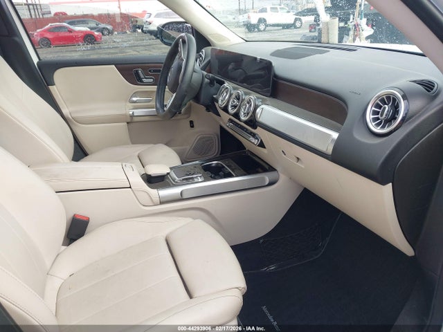 W1N4M4GBXLW041010 Mercedes-Benz GLB 250