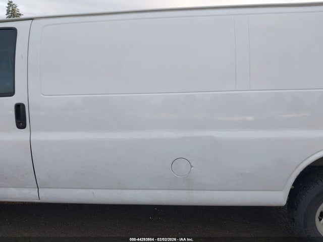 1GCWGBFP7J1254001 Chevrolet Express 2500 Work Van