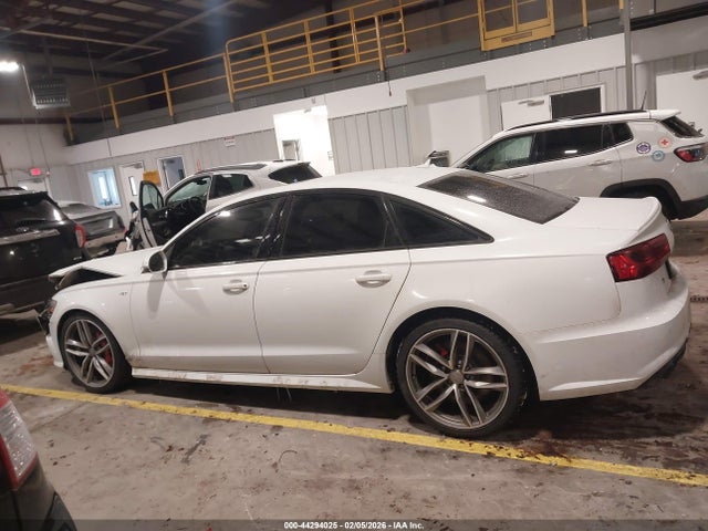 Продажа на аукционе авто 2017 Audi S6 4.0t Premium Plus, vin: WAUFFAFC4HN123148, номер лота: 44294025