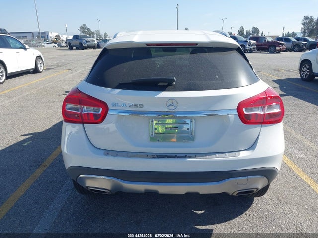 Mercedes-Benz GLA 250 2020 W1NTG4EB0LU031247 Image 16