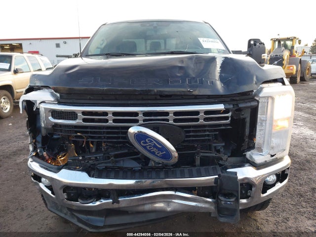 1FT8X2BN5PEE13211 Ford F-250 Xlt
