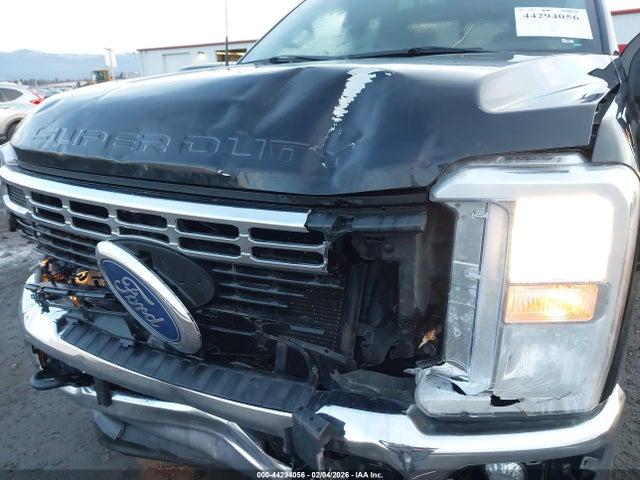1FT8X2BN5PEE13211 Ford F-250 Xlt