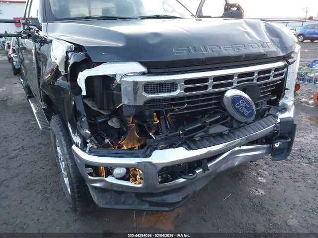 1FT8X2BN5PEE13211 Ford F-250 Xlt