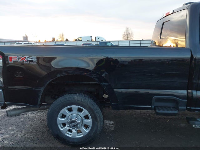 1FT8X2BN5PEE13211 Ford F-250 Xlt