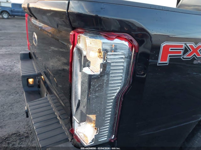 1FT8X2BN5PEE13211 Ford F-250 Xlt