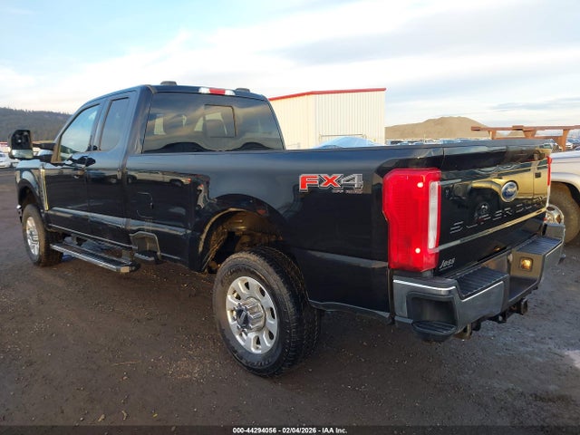 1FT8X2BN5PEE13211 Ford F-250 Xlt