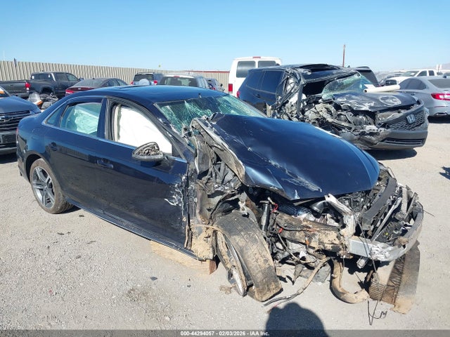 2017 AUDI A4 WAUENAF4XHN069619 Photo 0