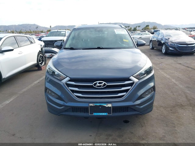 KM8J3CA43HU449011 Hyundai TUCSON SE