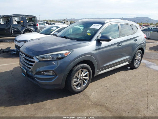 KM8J3CA43HU449011 Hyundai TUCSON SE