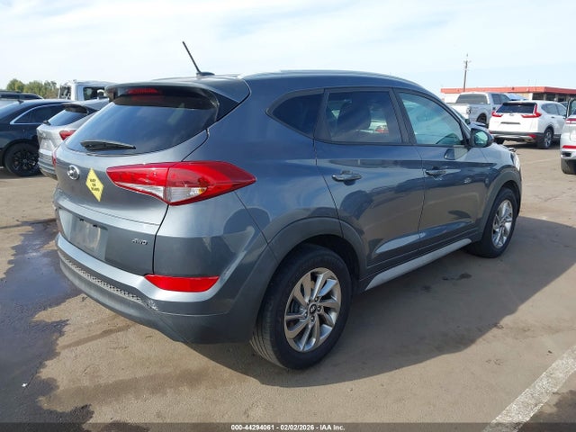 KM8J3CA43HU449011 Hyundai TUCSON SE
