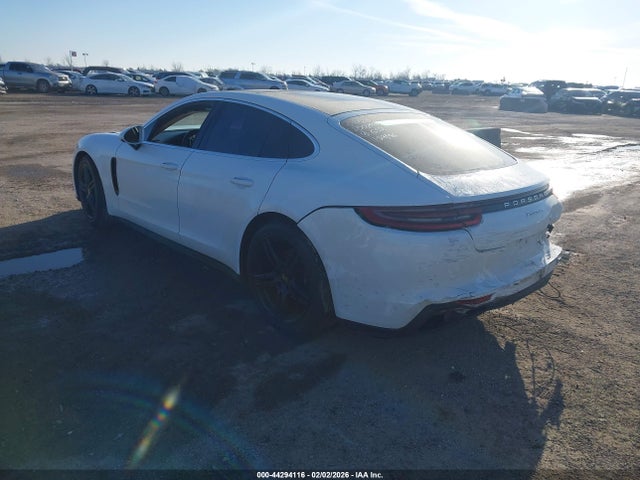 2018 PORSCHE PANAMERA WP0AA2A75JL101673 Photo 2