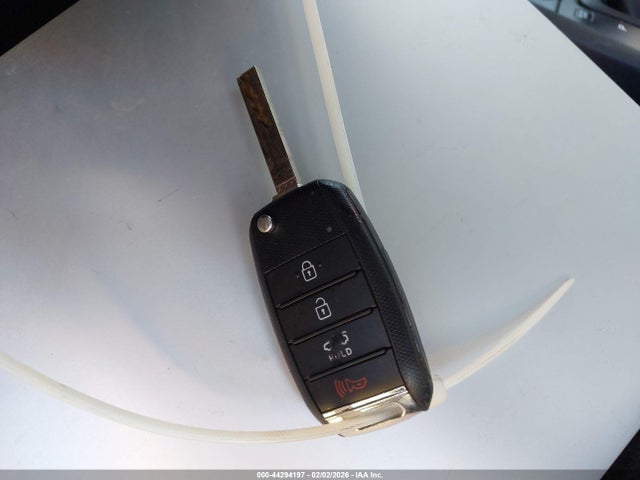 2020 Kia Rio S მანქანა იყიდება აუქციონზე, vin: 3KPA24AD2LE354900, აუქციონის ნომერი: 44294197