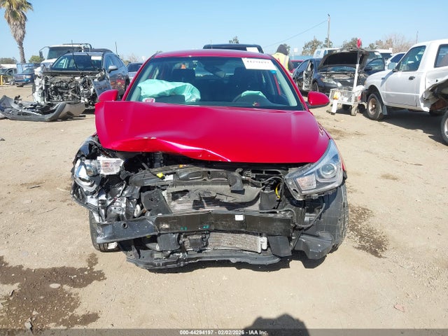 2020 Kia Rio S მანქანა იყიდება აუქციონზე, vin: 3KPA24AD2LE354900, აუქციონის ნომერი: 44294197