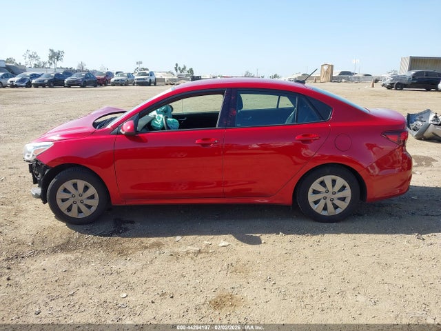 2020 Kia Rio S მანქანა იყიდება აუქციონზე, vin: 3KPA24AD2LE354900, აუქციონის ნომერი: 44294197