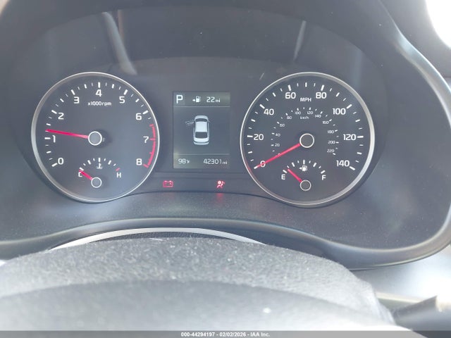 2020 Kia Rio S მანქანა იყიდება აუქციონზე, vin: 3KPA24AD2LE354900, აუქციონის ნომერი: 44294197