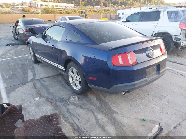 2011 FORD MUSTANG 1ZVBP8AM2B5131826 Photo 2