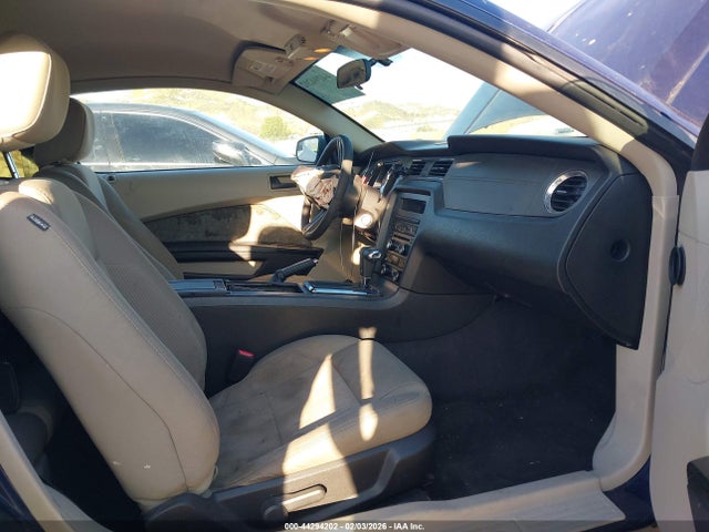 2011 FORD MUSTANG 1ZVBP8AM2B5131826 Photo 4