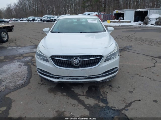 2017 Buick Lacrosse Essence მანქანა იყიდება აუქციონზე, vin: 1G4ZP5SS0HU158238, აუქციონის ნომერი: 44294244