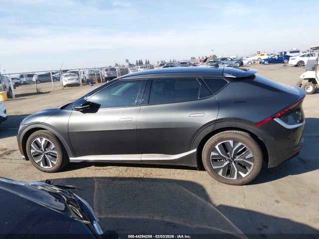 KNDC34LB0P5611197 KIA EV6 LIGHT