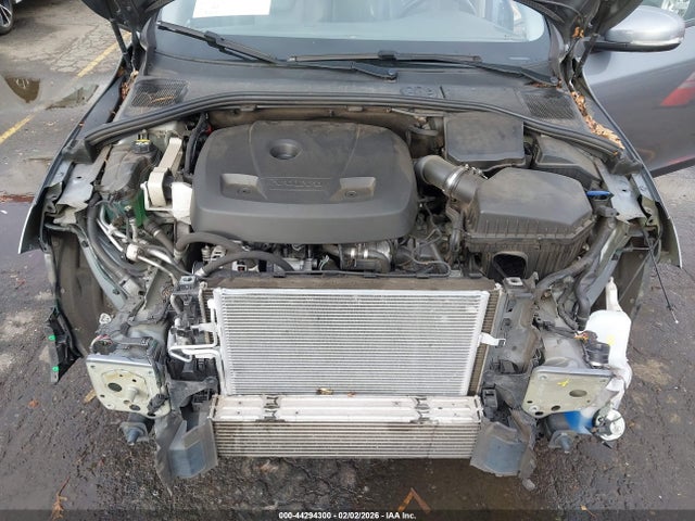 2017 VOLVO S60 YV126MFL8H2437156 Photo 9