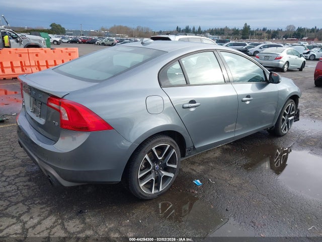 2017 VOLVO S60 YV126MFL8H2437156 Photo 3