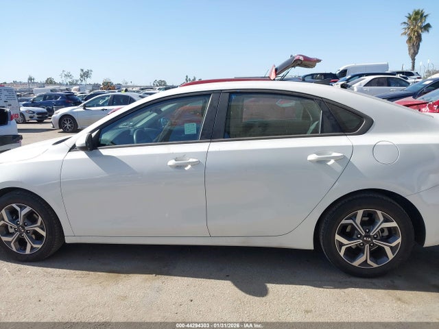 3KPF24AD2ME342270 KIA Forte Lxs